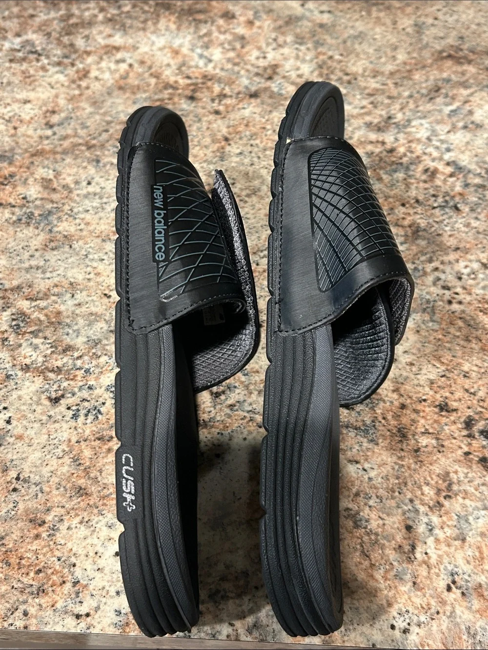 MENS New Balance Cush Slides 12 Arch Support & adjustable